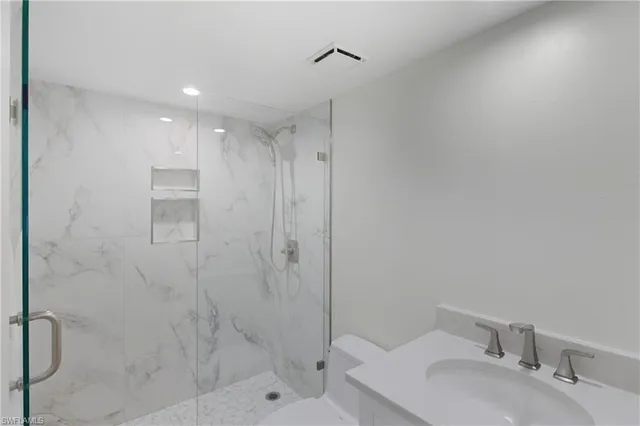 $14,000 | 2316 Gulf Shore Boulevard North, Unit 411, Naples, FL 34103