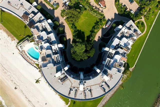 $14,000 | 2316 Gulf Shore Boulevard North, Unit 411, Naples, FL 34103