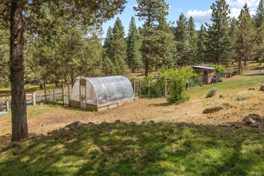 16320 Hillcrest Road Klamath Falls, OR 97603 - Photo 35 of 39 32 - 16320HillcrestRd-9
