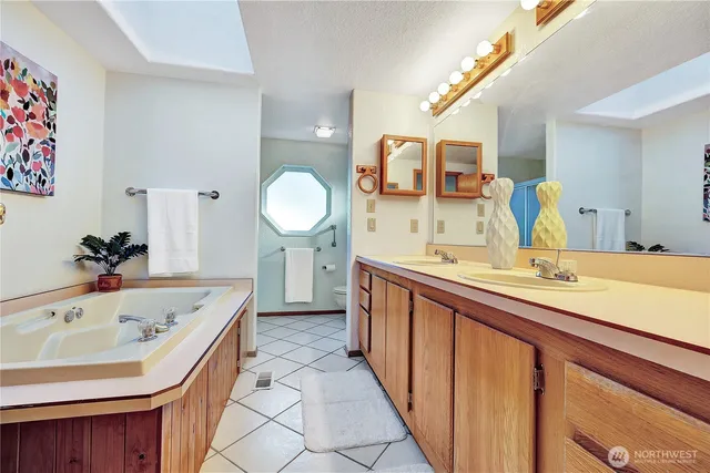 $360,000 | 18425 Northeast 95th Street, Unit 193, Redmond, WA 98052