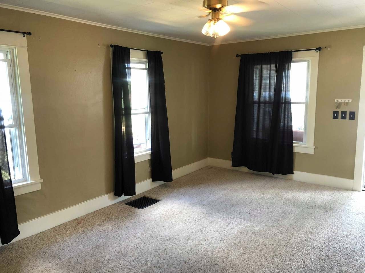 1110 South Oneida Avenue Rhinelander, WI 54501 - Photo 6 of 12 Gallery Image 6