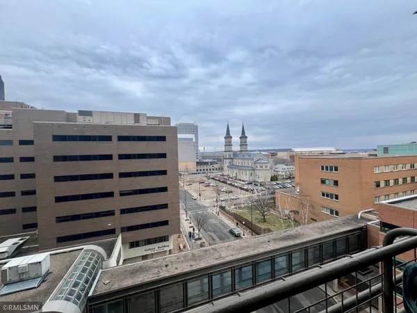 $79,900 | 26 West 10th Street, Unit 803, St. Paul, MN 55102