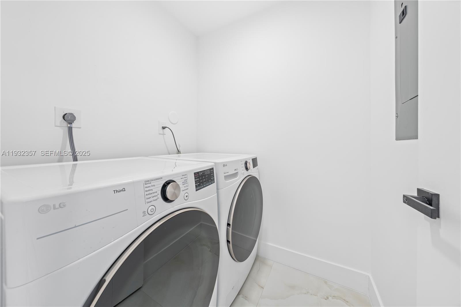 4140 Southwest 108th Avenue Miami, FL 33165 - Photo 24 of 51 a utility room with dryer and washer