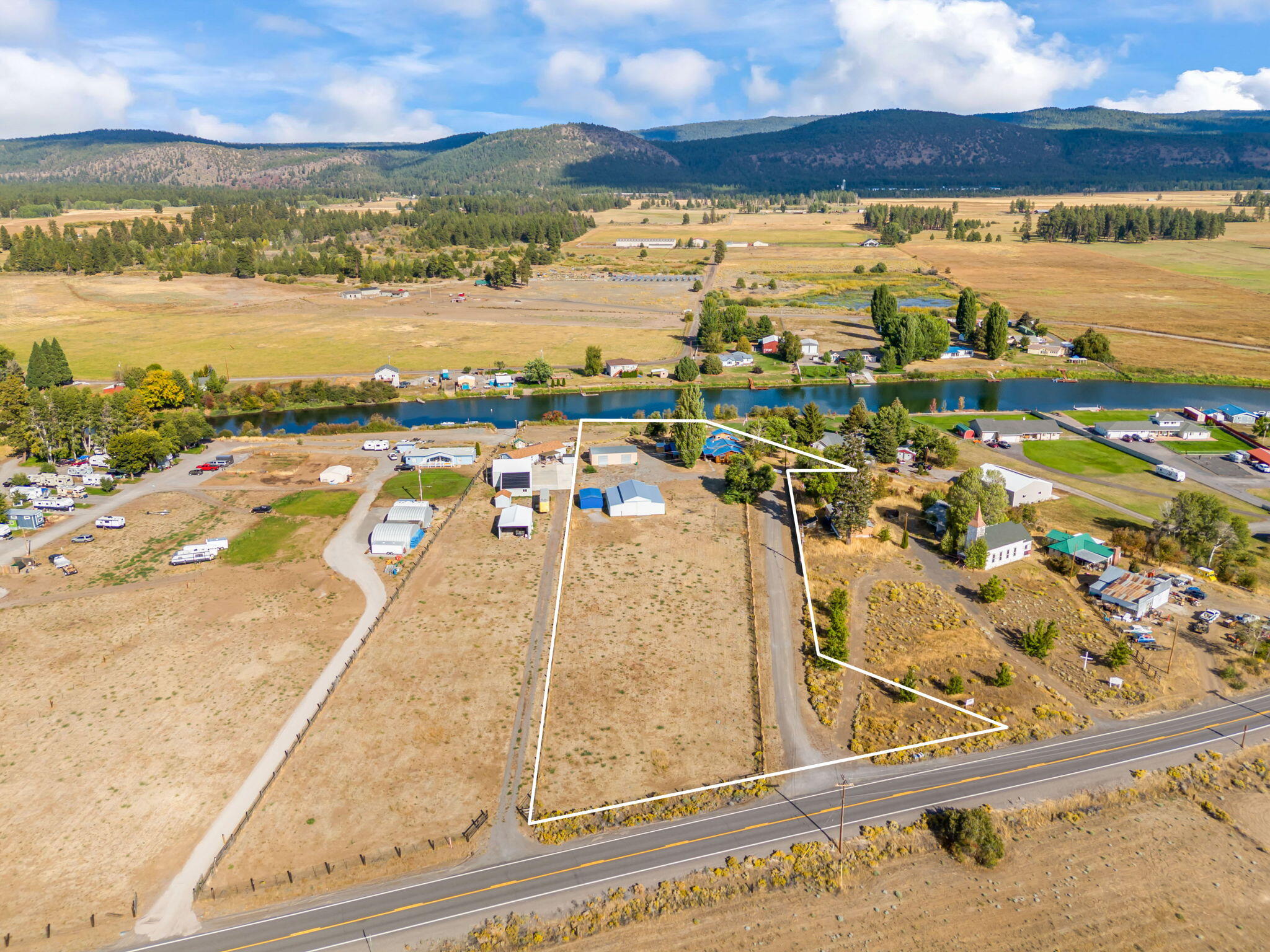 32311 Modoc Point Road Chiloquin, OR 97624 - Photo 36 of 61 38-web-or-mls-36 - Lot line