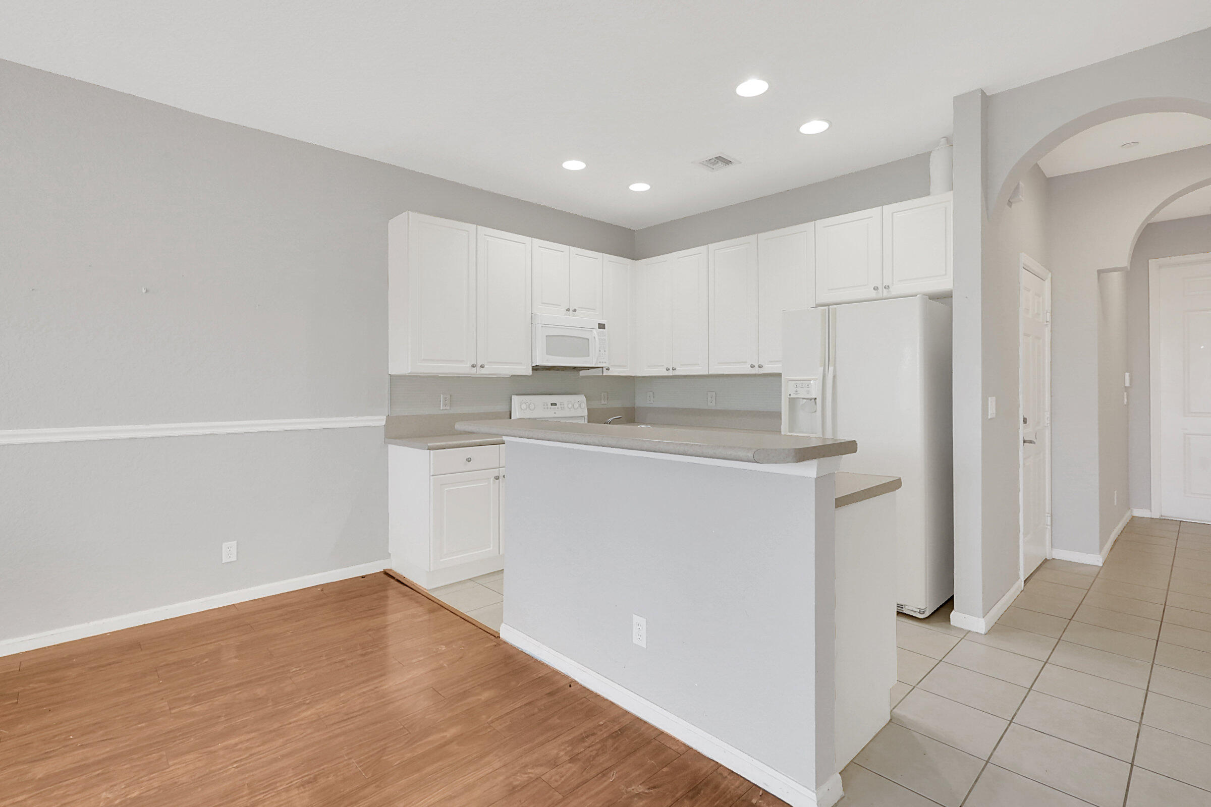 412 Southeast Bloxham Way Stuart, FL 34997 - Photo 13 of 35 .