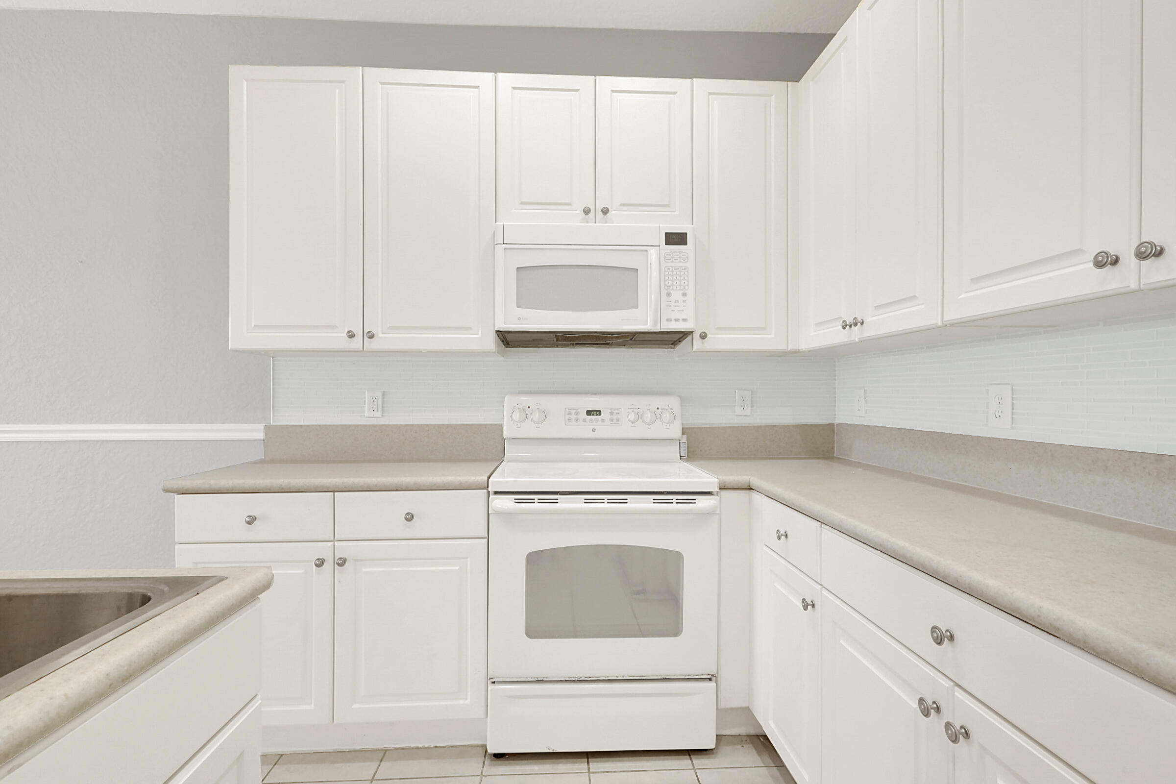412 Southeast Bloxham Way Stuart, FL 34997 - Photo 14 of 35 Kitchen
