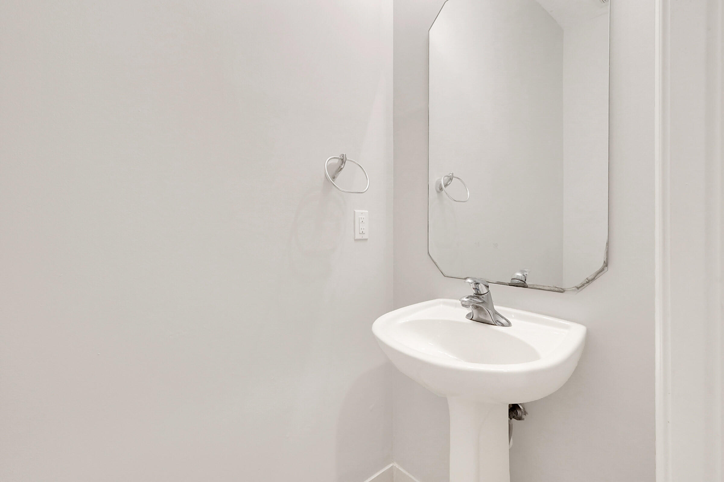 412 Southeast Bloxham Way Stuart, FL 34997 - Photo 19 of 35 downstairs bath