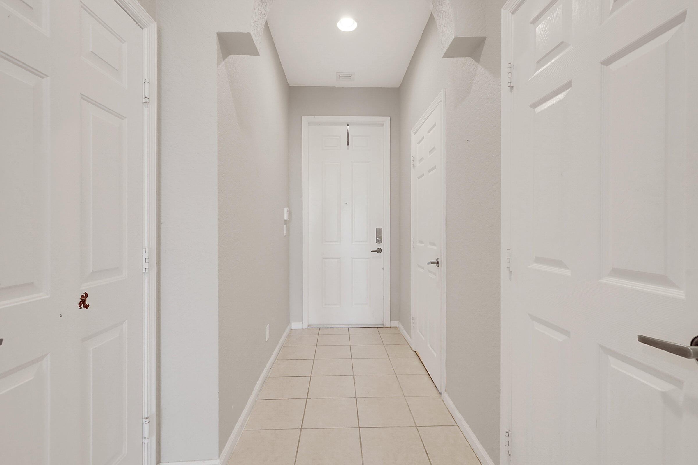 412 Southeast Bloxham Way Stuart, FL 34997 - Photo 9 of 35 .
