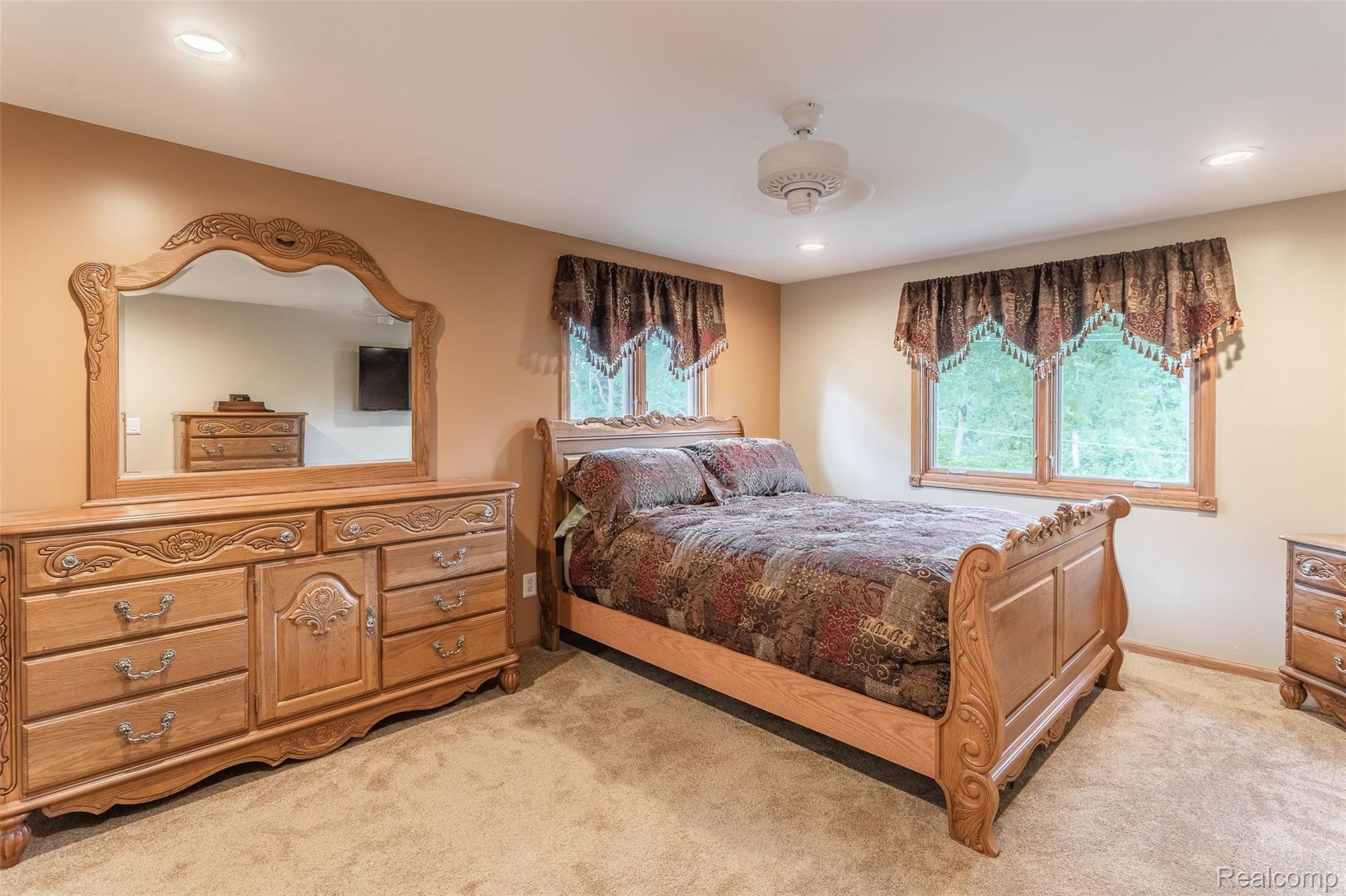 905 Gulley Road Howell, MI 48843 - Photo 22 of 52 Master bedroom