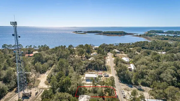 $25,000 | 510 Southeast 7th Street, Carrabelle, FL 32322