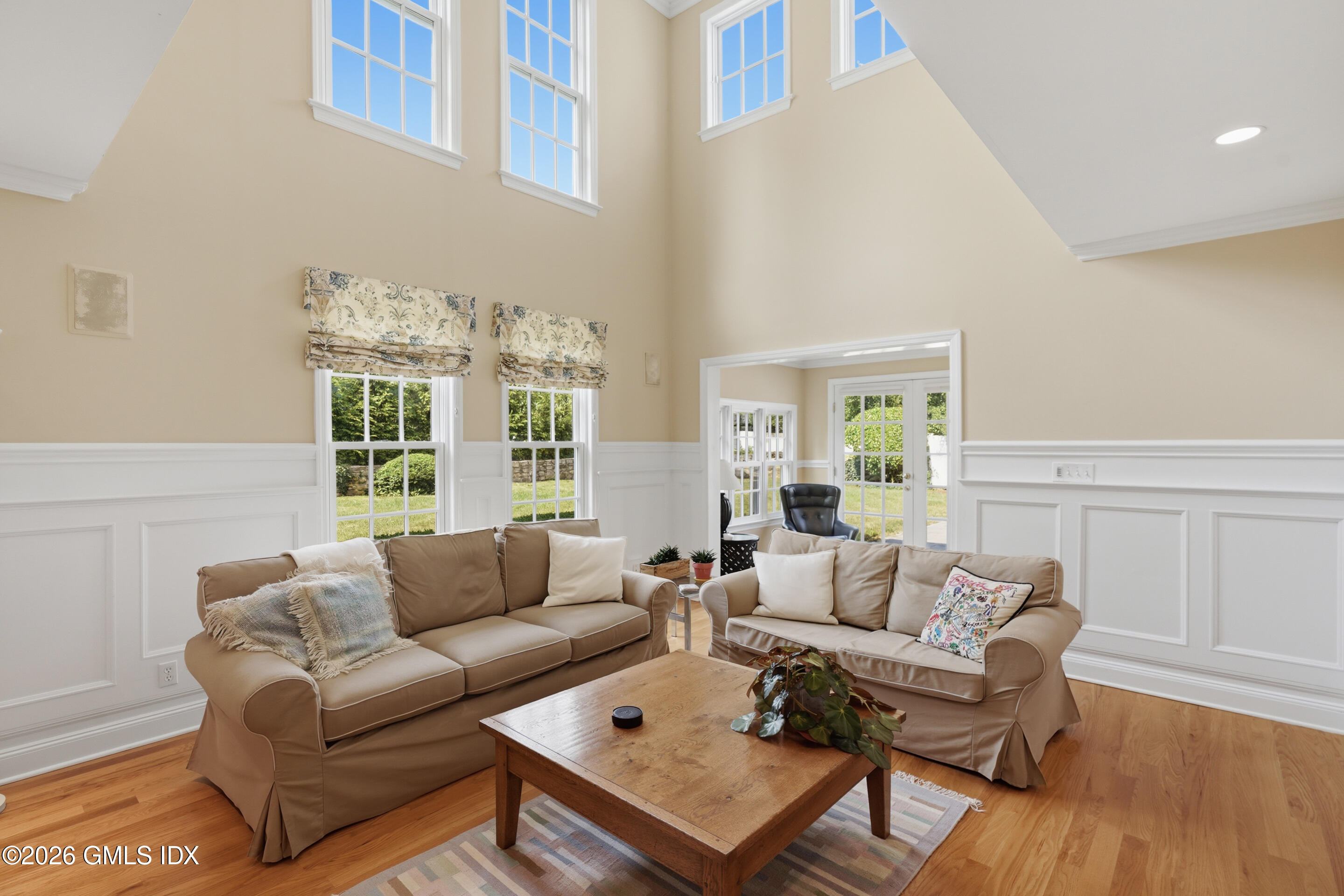 35 Owenoke Way Riverside, CT 06878 - Photo 10 of 33 DSC01181_1