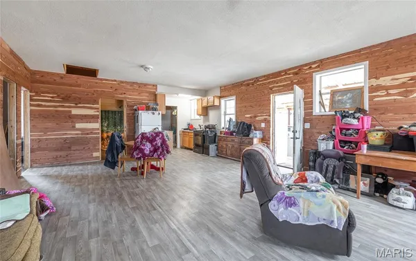 $300,000 | 12855 Chicago Road, Dixon, MO 65459