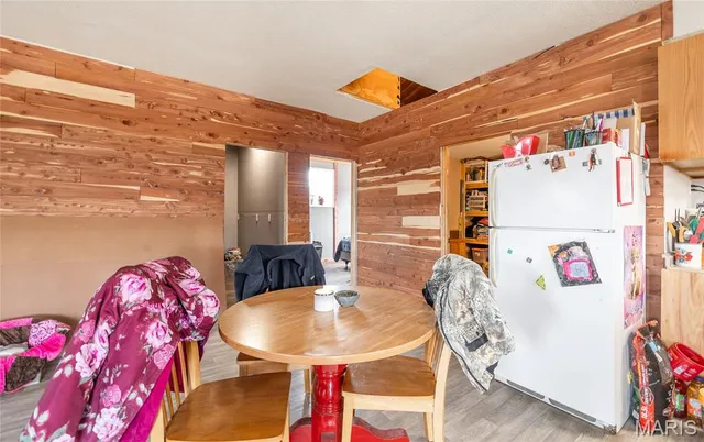 $300,000 | 12855 Chicago Road, Dixon, MO 65459