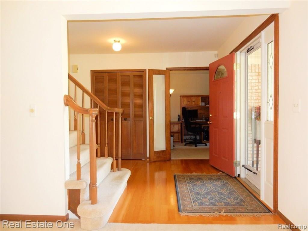 745 Lion Street Rochester Hills, MI 48307 - Photo 7 of 80