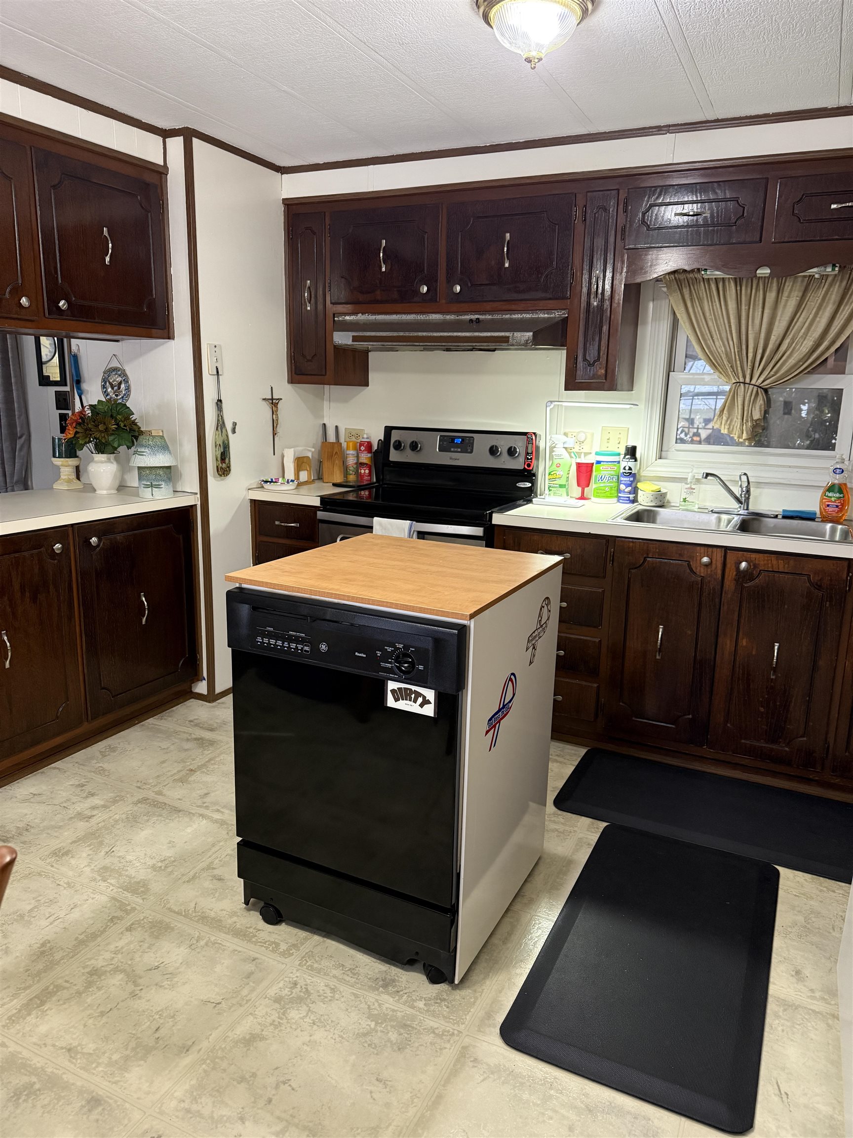 1013 Camelot Drive Exeter, NH 03833 - Photo 7 of 29