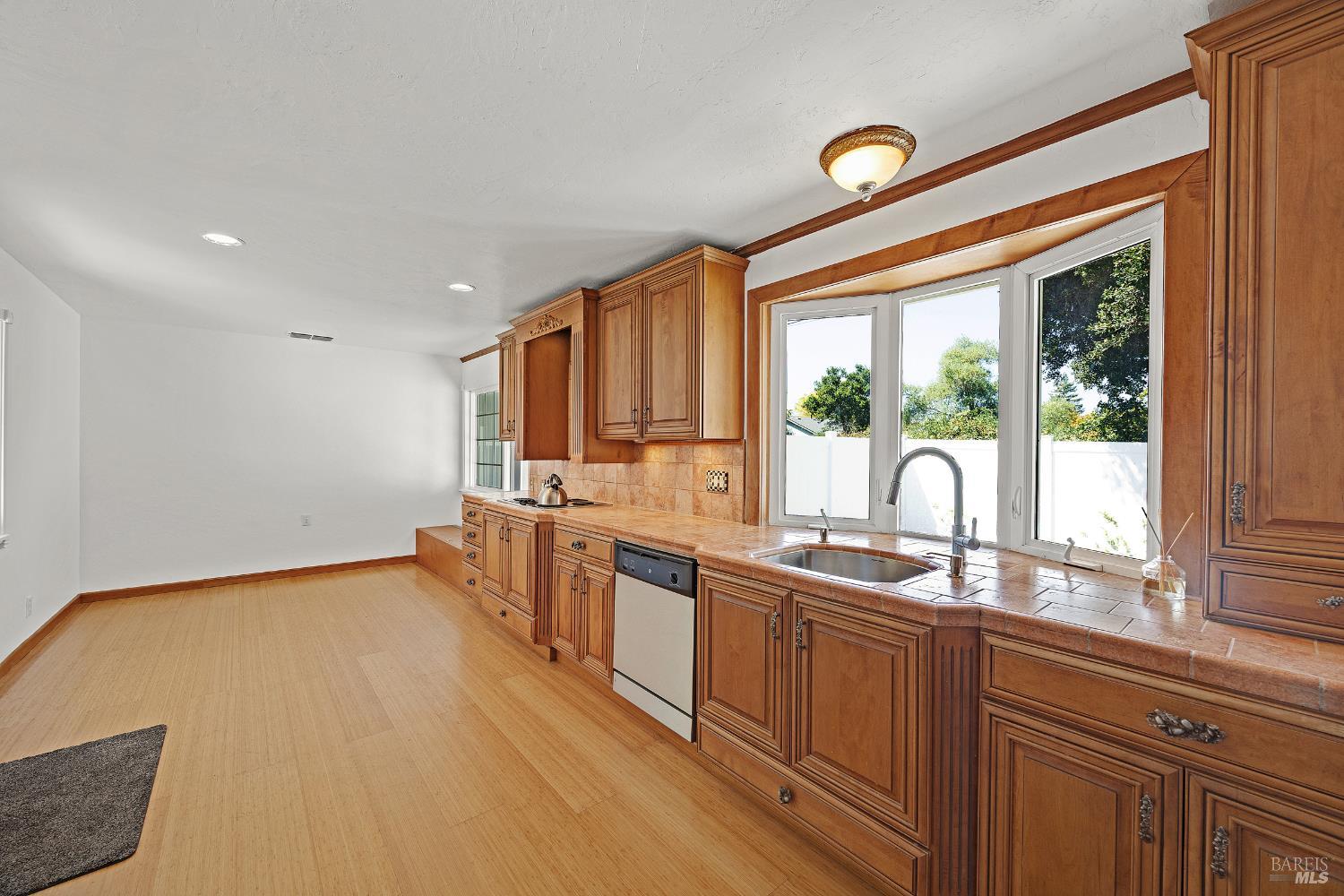 131 Foster Road Napa, CA 94558 - Photo 9 of 38 Gallery Image 9
