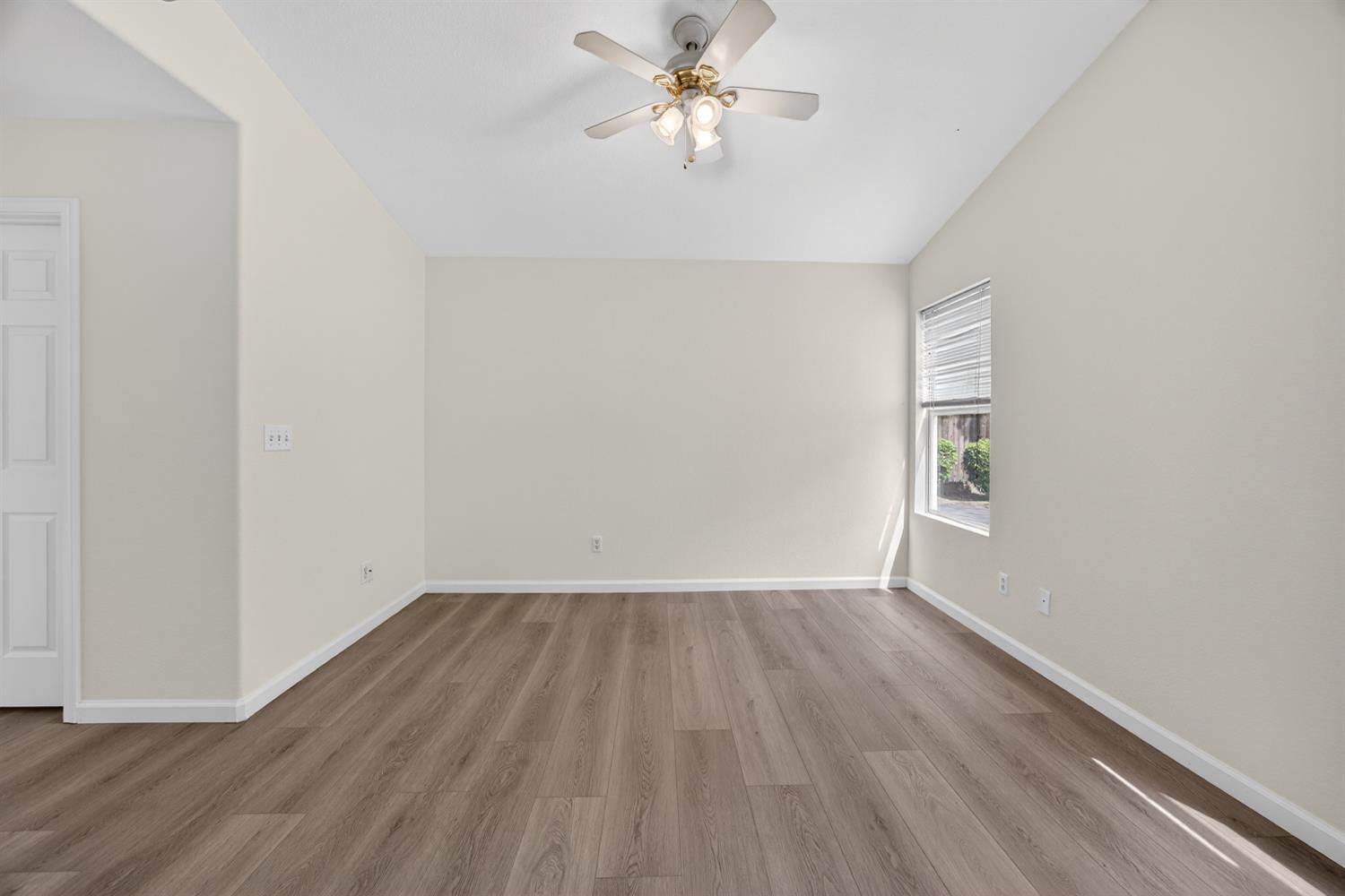 3364 Calla Lily Way Sacramento, CA 95833 - Photo 18 of 28