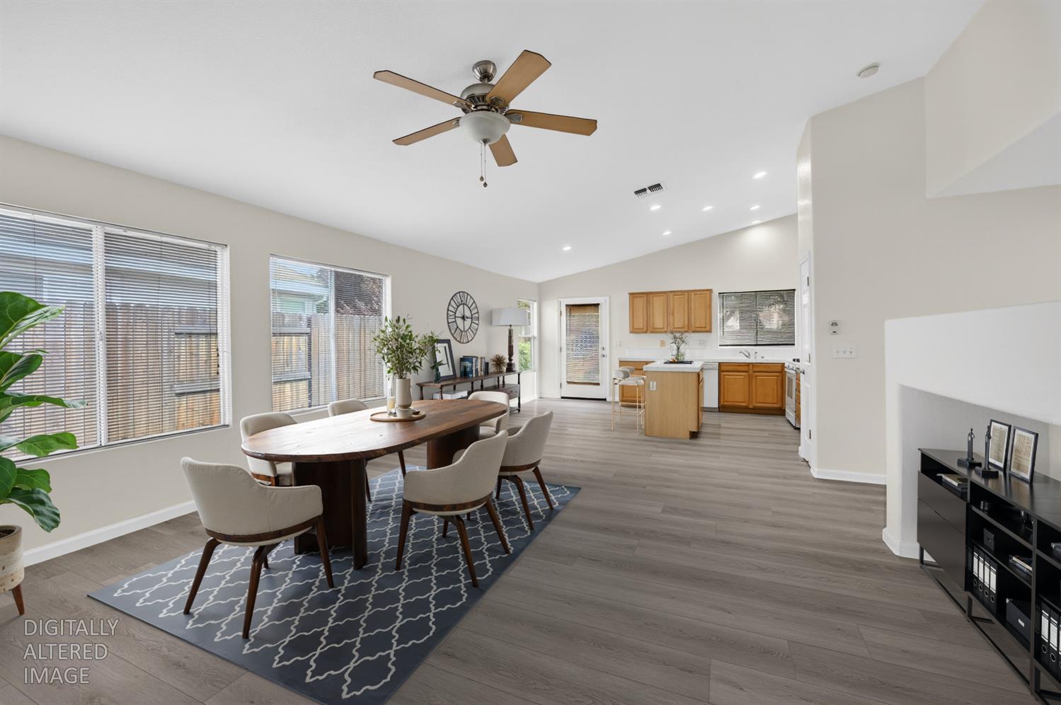 3364 Calla Lily Way Sacramento, CA 95833 - Photo 5 of 28