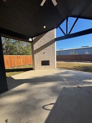 $2,000 | 104 Francis Street, Hillsboro, TX 76645