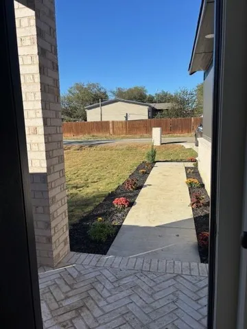 $2,000 | 104 Francis Street, Hillsboro, TX 76645