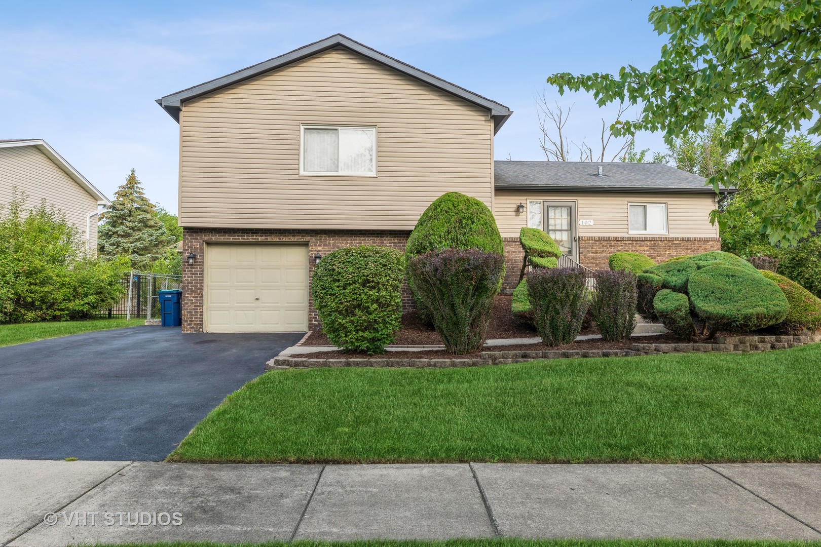 102 Cloverleaf Road Matteson, IL 60443 - Photo 1 of 16