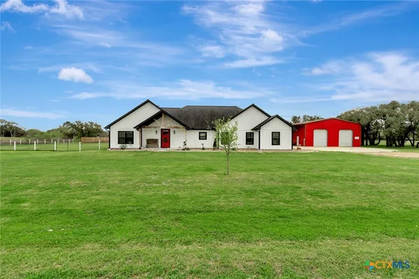 $554,000 | 201 Stone Oak Drive, Inez, TX 77968