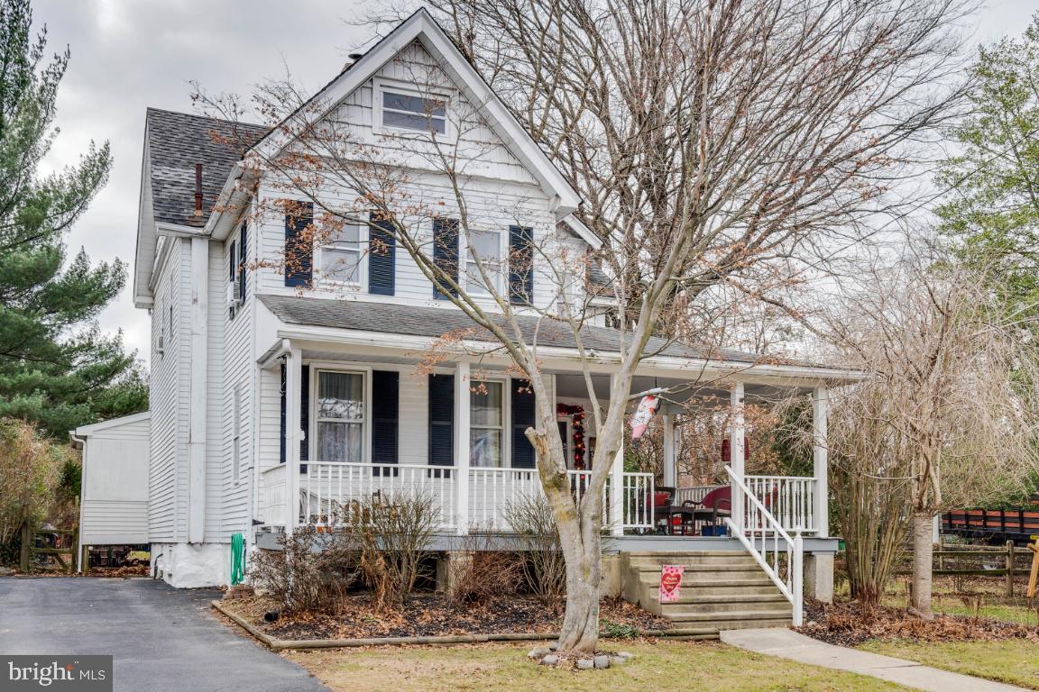 33 Linden Avenue Rutledge, PA 19070 - Photo 2 of 36 Front View