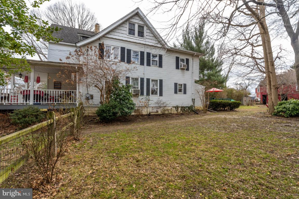 33 Linden Avenue Rutledge, PA 19070 - Photo 36 of 36 Big Side Yard