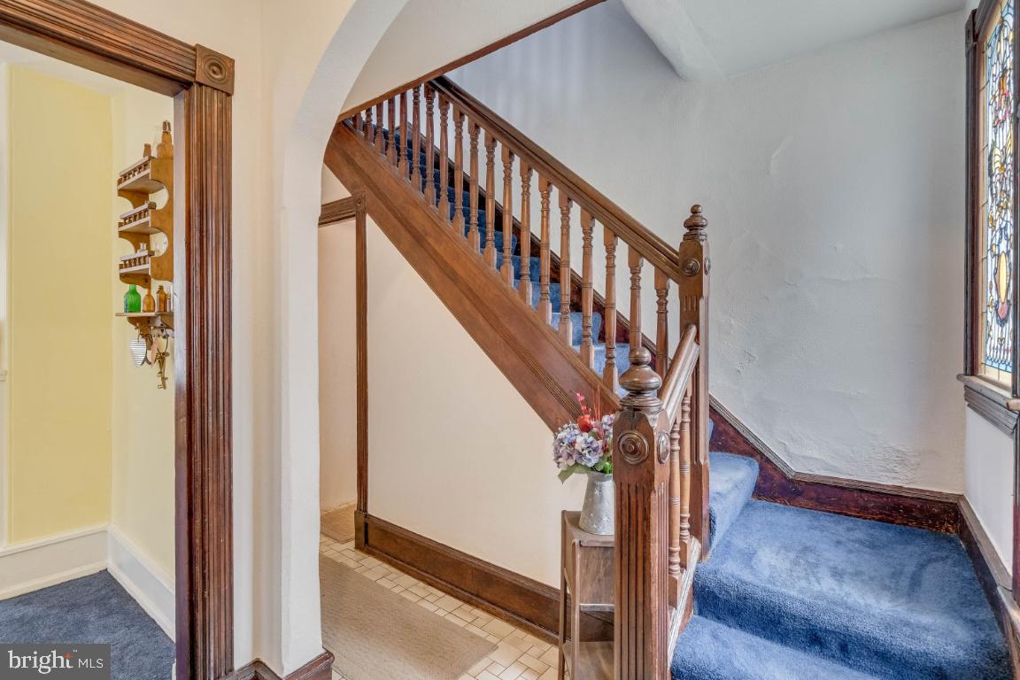 33 Linden Avenue Rutledge, PA 19070 - Photo 6 of 36 Foyer Entrance