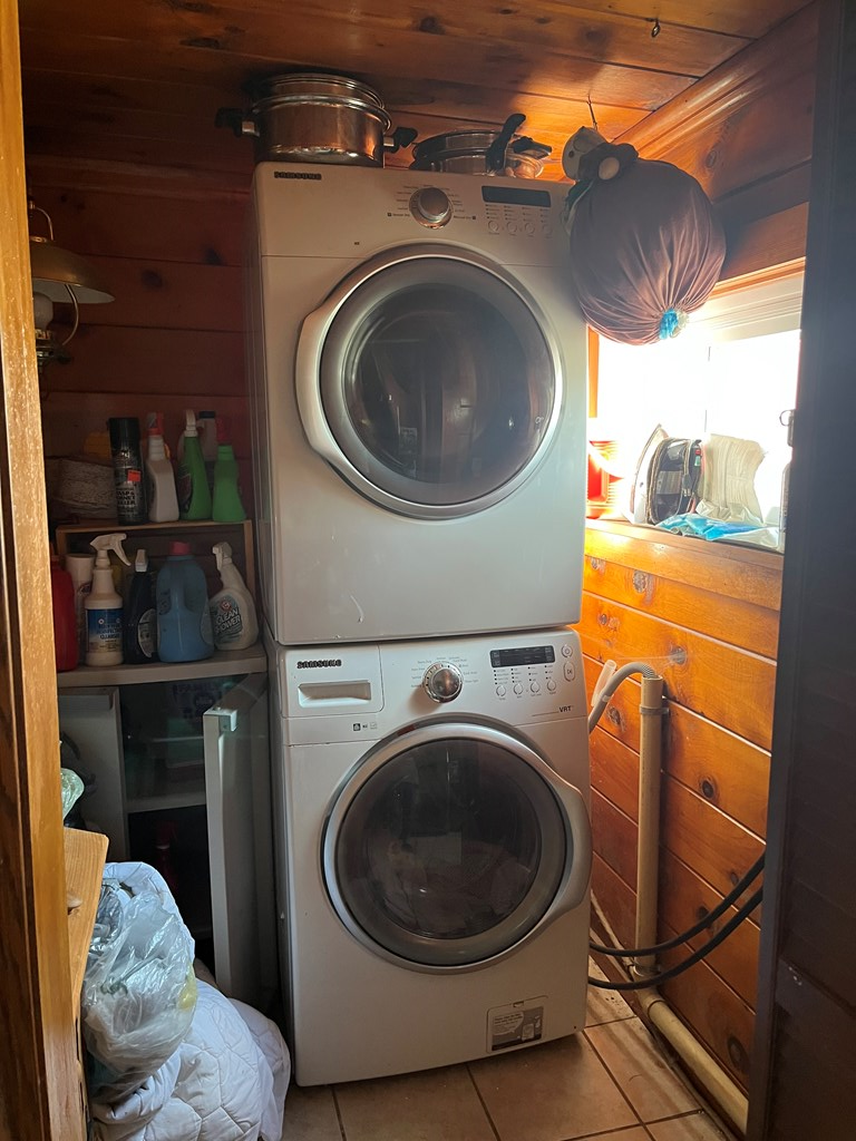 164 Nagel Road Oil City, PA 16301 - Photo 14 of 37 a utility room with dryer and washer