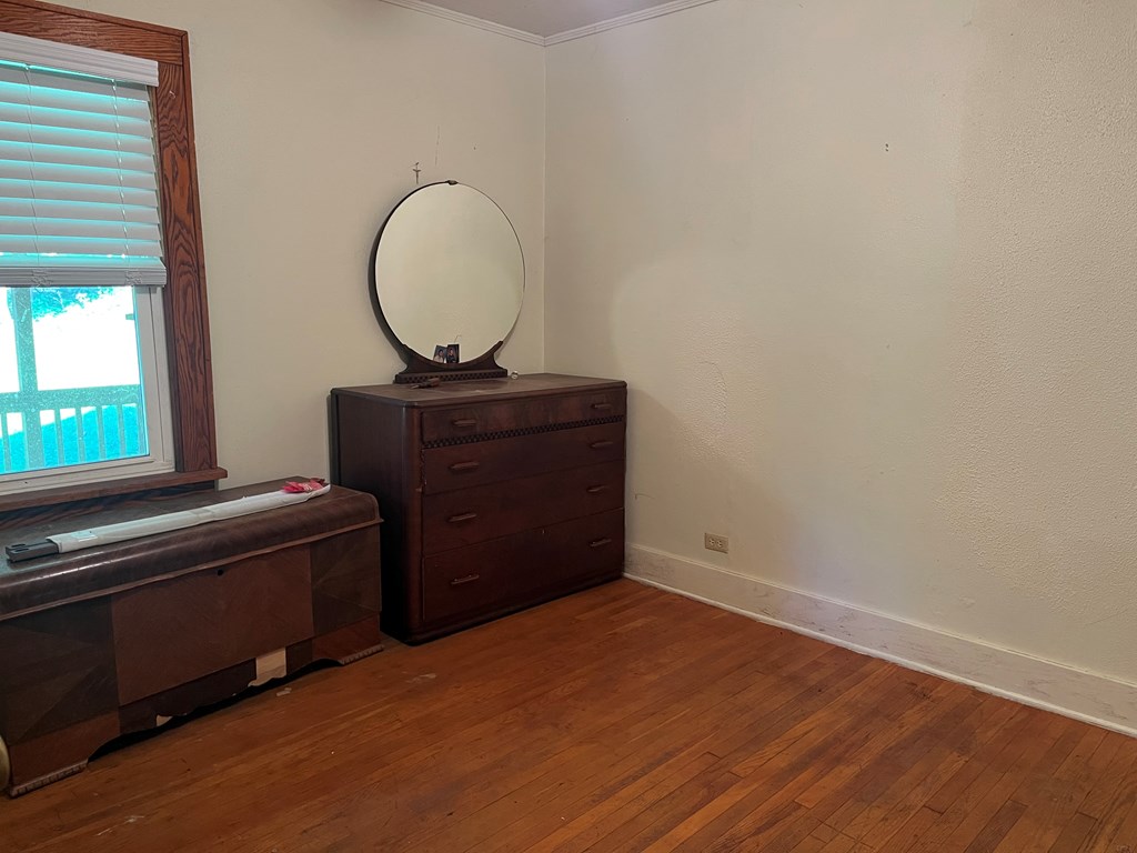164 Nagel Road Oil City, PA 16301 - Photo 19 of 37 an empty room with a mirror