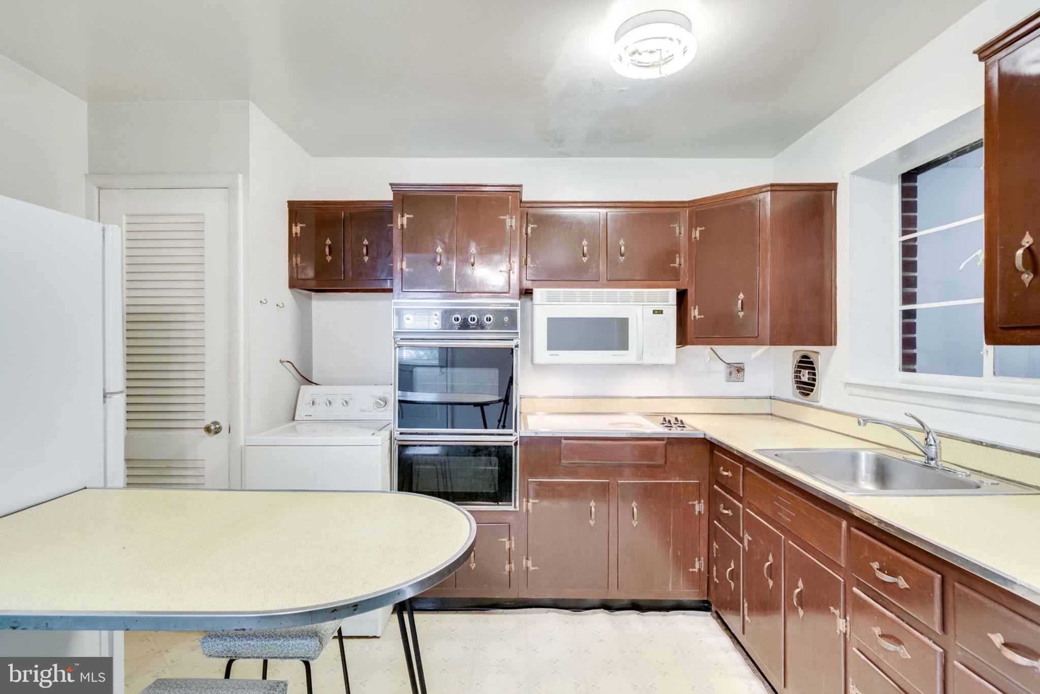 7215 Loisdale Road Springfield, VA 22150 - Photo 6 of 29