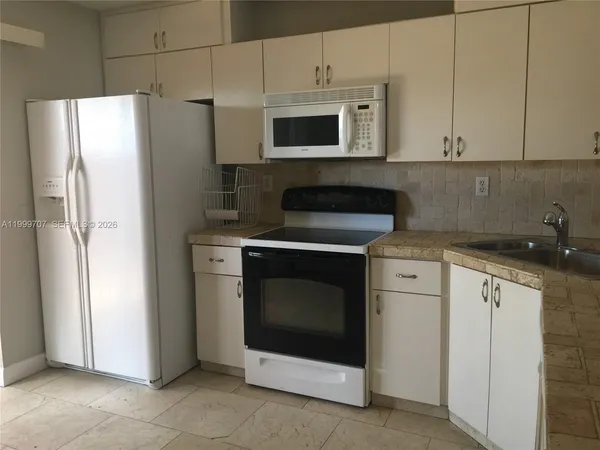 $2,500 | 8428 Northwest 103rd Street, Unit 104C, Hialeah Gardens, FL 33016