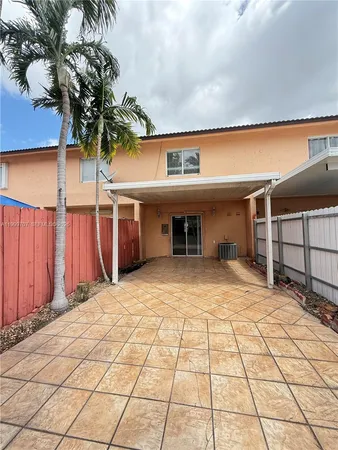 $2,400 | 8428 Northwest 103rd Street, Unit 104C, Hialeah Gardens, FL 33016