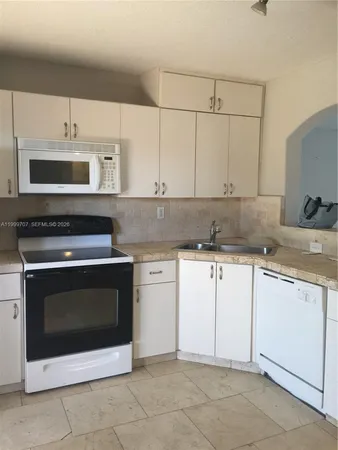 $2,500 | 8428 Northwest 103rd Street, Unit 104C, Hialeah Gardens, FL 33016