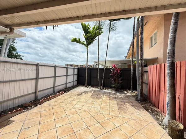 $2,400 | 8428 Northwest 103rd Street, Unit 104C, Hialeah Gardens, FL 33016