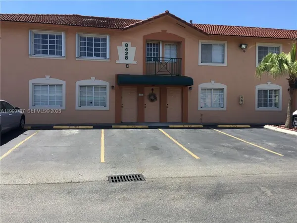 $2,500 | 8428 Northwest 103rd Street, Unit 104C, Hialeah Gardens, FL 33016