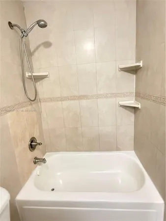 $2,400 | 8428 Northwest 103rd Street, Unit 104C, Hialeah Gardens, FL 33016