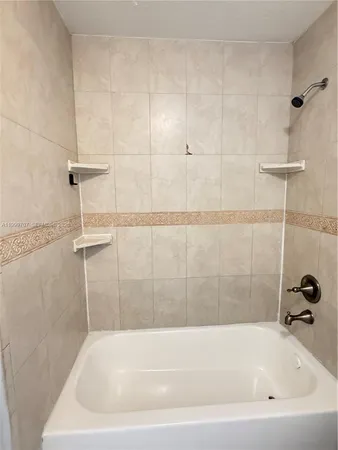 $2,400 | 8428 Northwest 103rd Street, Unit 104C, Hialeah Gardens, FL 33016