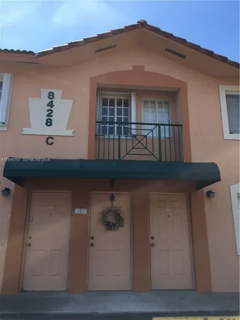 $2,400 | 8428 Northwest 103rd Street, Unit 104C, Hialeah Gardens, FL 33016