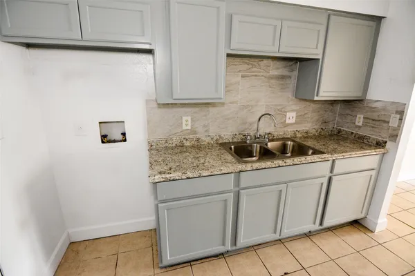 $1,200 | 7891 Gallahad Street, Houston, TX 77078