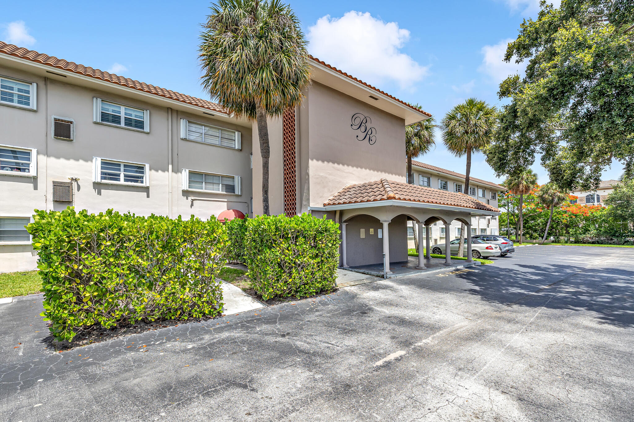 100 Royal Palm Way, Unit 1030 Boca Raton, FL 33432 - Photo 25 of 25 Parking Area