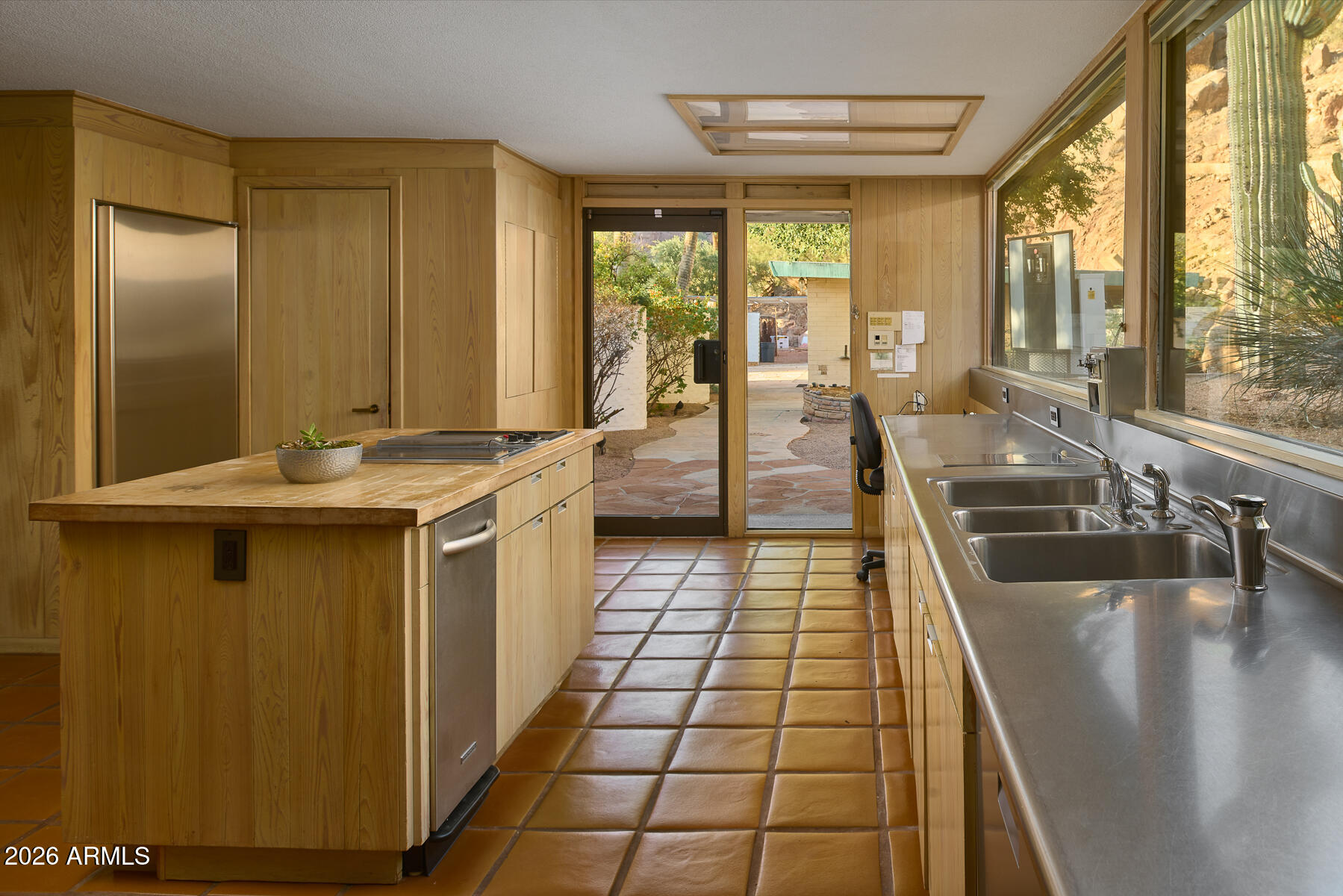 5500 North Dromedary Road Phoenix, AZ 85251 - Photo 29 of 74 kitchen1