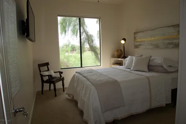 $5,550 | 3131 East Legacy Drive, Unit 2038, Phoenix, AZ 85042