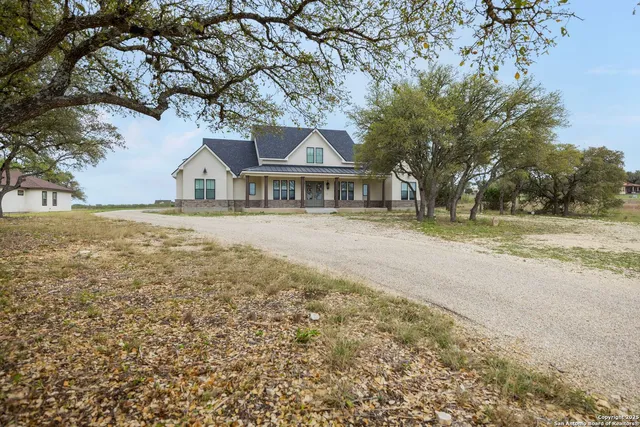 $749,500 | 1062 Lariat, Pipe Creek, TX 78003
