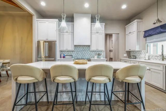 $749,500 | 1062 Lariat, Pipe Creek, TX 78003