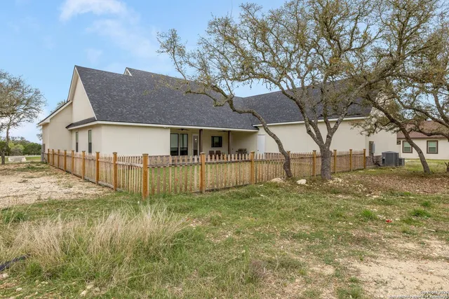 $749,500 | 1062 Lariat, Pipe Creek, TX 78003