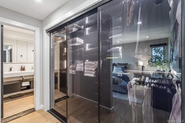 $1,299,000 | 3000 Holiday Park Drive, Merrick, NY 11566