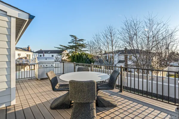 $1,299,000 | 3000 Holiday Park Drive, Merrick, NY 11566