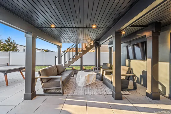 $1,299,000 | 3000 Holiday Park Drive, Merrick, NY 11566